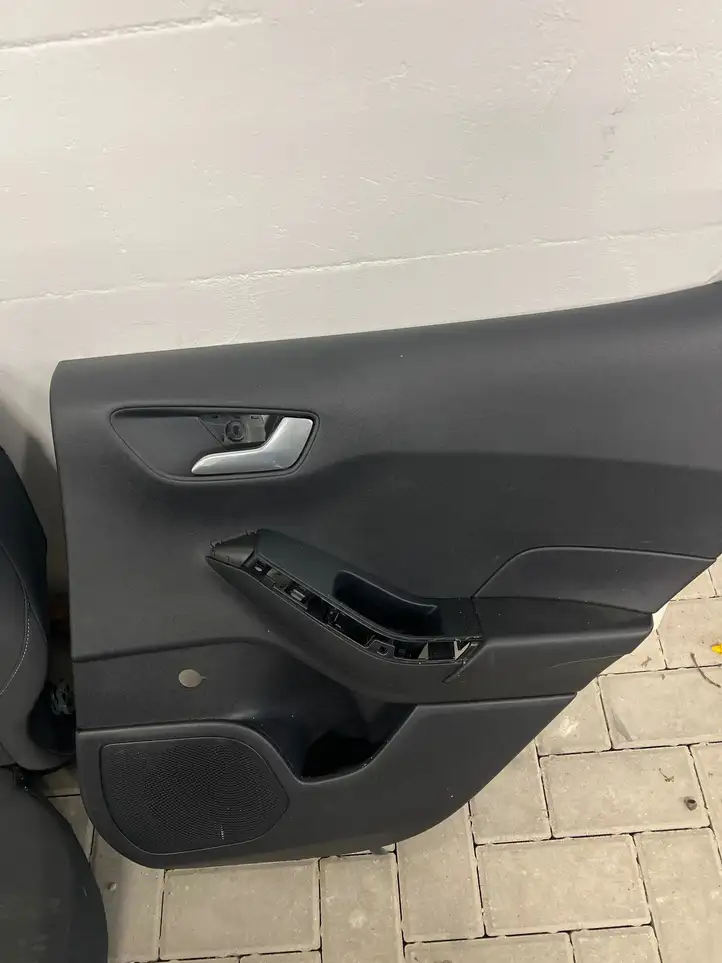Ford Fiesta (2017 - ) Комплект салона — фото 10