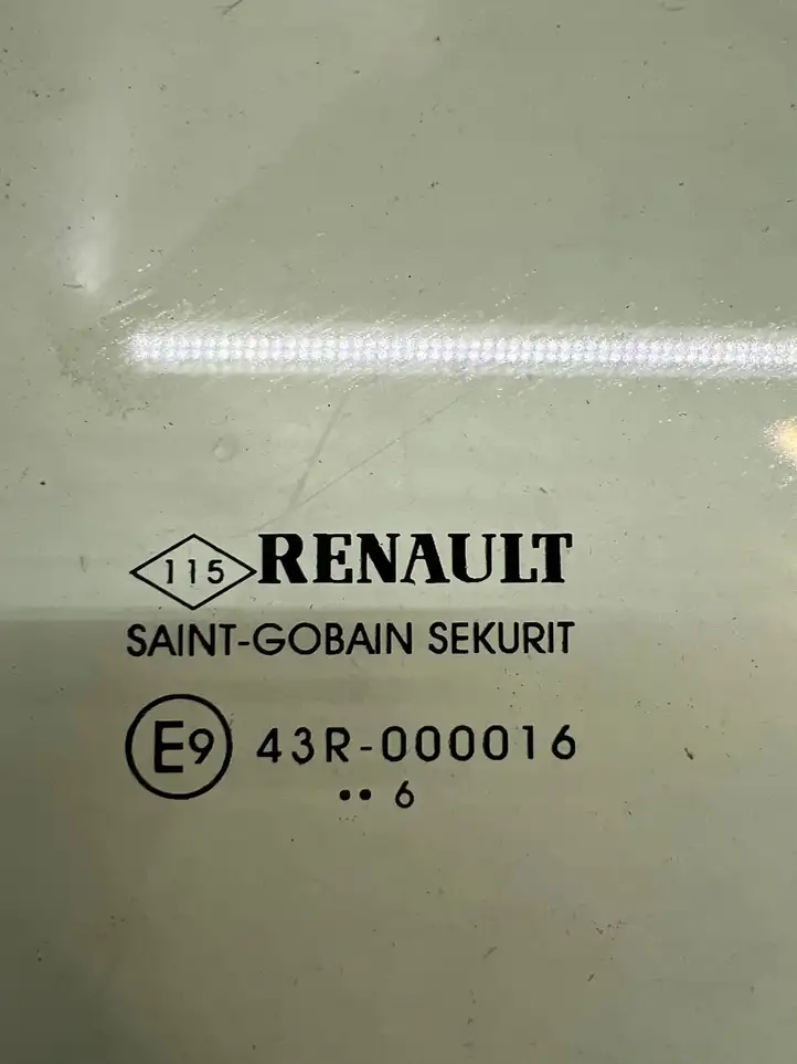Renault Kadjar (2015 - 2018) 43R000016 Форточка двери — фото 3
