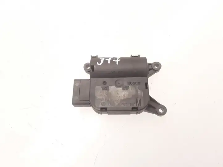 Volkswagen PASSAT B7 (2011 - 2014) 0132801362 Двигатель задвижки потока воздуха — фото 1