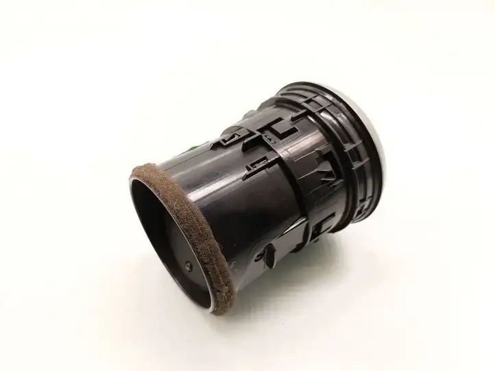 Nissan Qashqai (2006 - 2010) 68760JD10A Центральный воздушный дефлектор — фото 3