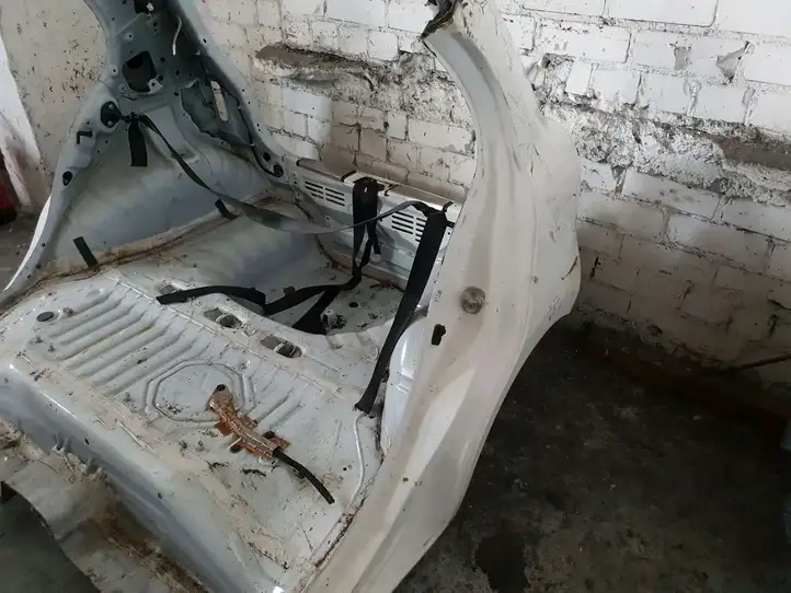 Nissan Micra (2013 - 2016) Задняя часть кузова — фото 3