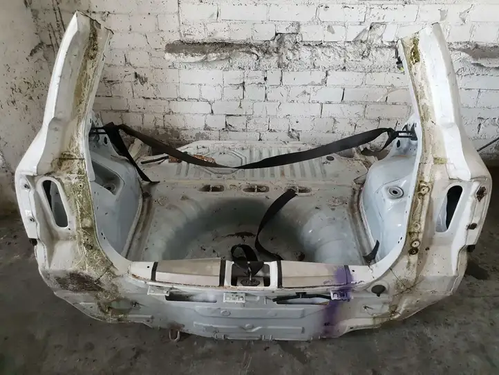 Nissan Micra (2013 - 2016) Задняя часть кузова — фото 5