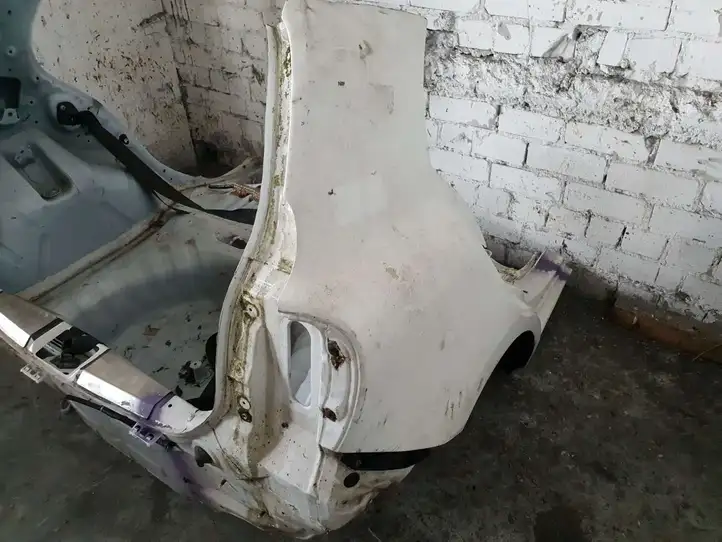 Nissan Micra (2013 - 2016) Задняя часть кузова — фото 7