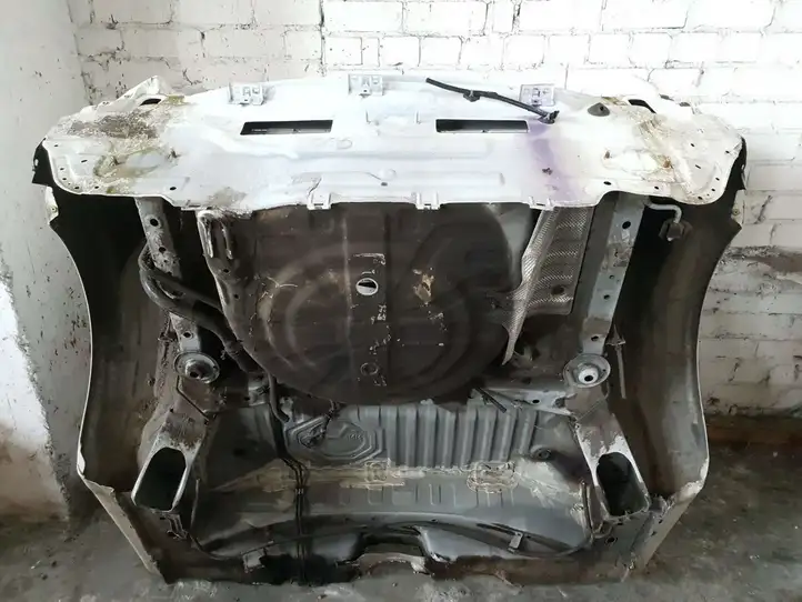 Nissan Micra (2013 - 2016) Задняя часть кузова — фото 9