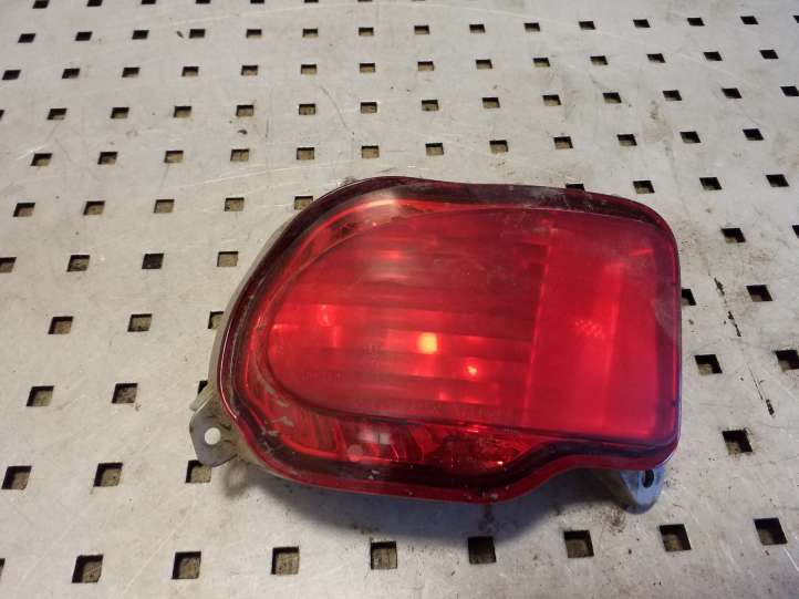 Toyota Yaris Verso (1999 - 2005)   Задняя противотуманная фара