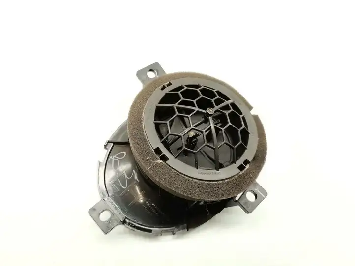Nissan Juke I F15 (2010 - 2018) 687P400A26 Боковой воздушный дефлектор — фото 2