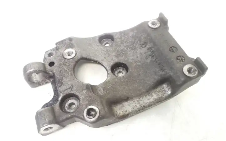 Ford Focus (2008 - 2011) 9646719580 Кронштейн компрессора кондиционера воздуха — фото 1