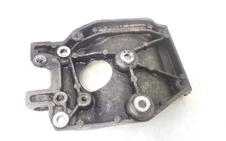 Ford Focus (2008 - 2011) 9646719580 Кронштейн компрессора кондиционера воздуха — фото 2