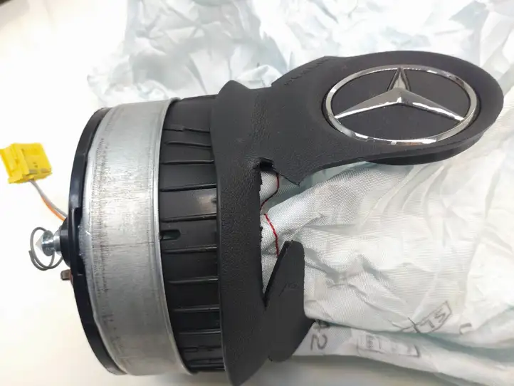 Mercedes-Benz EQC (2018 - ) A0008607501 Подушка безопасности руля — фото 6