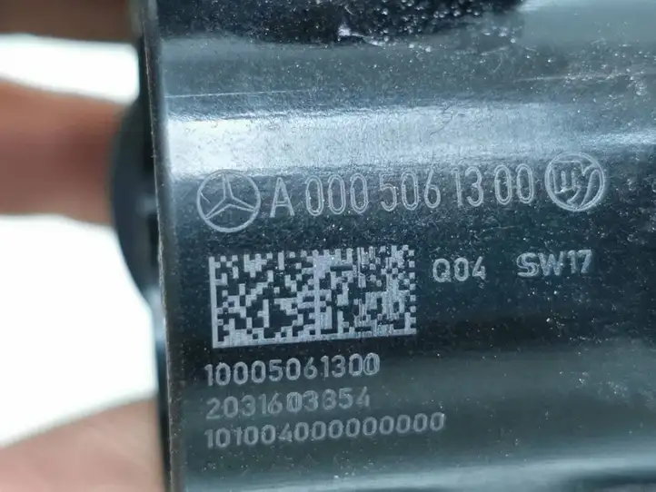 Mercedes-Benz EQC (2018 - ) A0005061300 Шланги системы охлаждения — фото 6