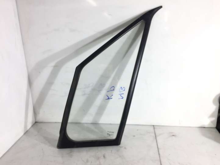 Mercedes-Benz Sprinter W901 W902 W903 W904 (1995 - 2007)  A9066711720 Маленькое стекло 