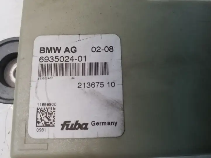 BMW 5 E60 E61 (2004 - 2010) 6935024 Усилитель антенны — фото 2