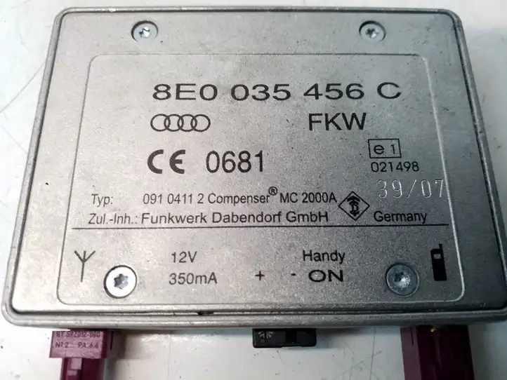 Audi A6 S6 C6 4F (2004 - 2008) 8E0035456C Усилитель антенны — фото 3
