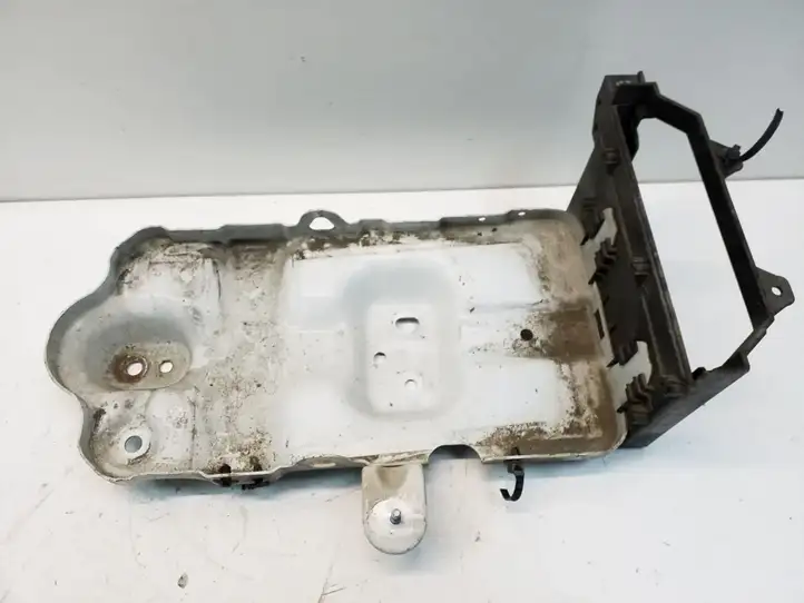 Opel Antara (2011 - 2017) 95169837 Площадка аккумулятора — фото 2