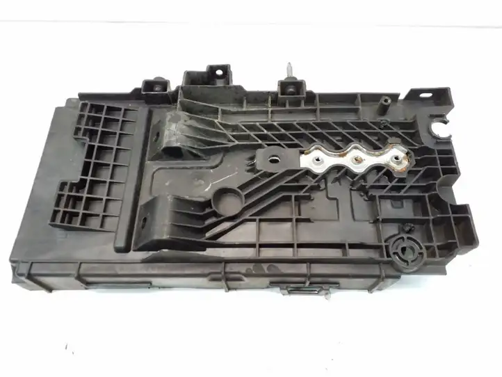 Ford Fusion II (2013 - ) DG9310723 Площадка аккумулятора — фото 3