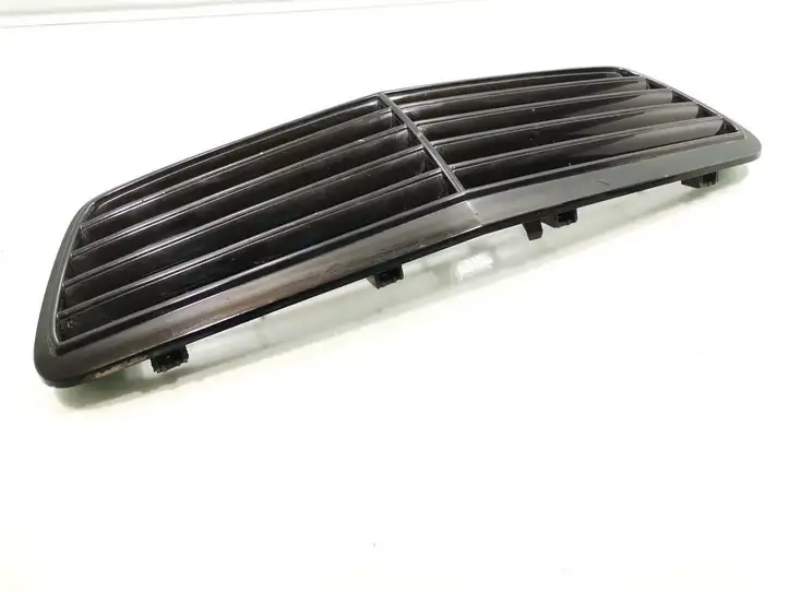 Mercedes-Benz CLK A208 (1997 - 2002) 2088800085 Передняя решетка — фото 3