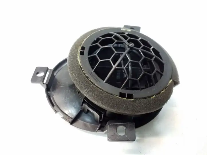 Nissan Juke I F15 (2010 - 2018) 687611KE0A Боковой воздушный дефлектор — фото 3
