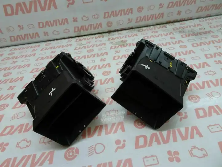 Citroen C5 (2004 - 2008) 9682425577 Боковой воздушный дефлектор — фото 4