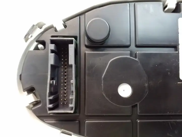 Ford Fiesta (2009 - 2012) 8A6T10849HL Спидометр — фото 3