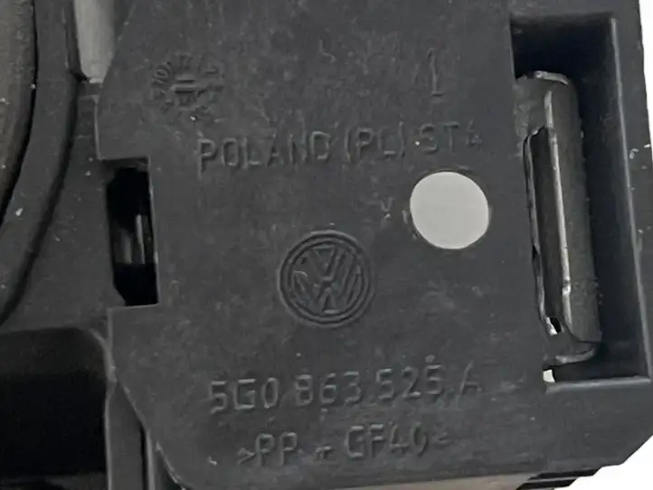 Volkswagen Golf VII (2013 - 2019) 5G0863525A Прочие детали салона — фото 8