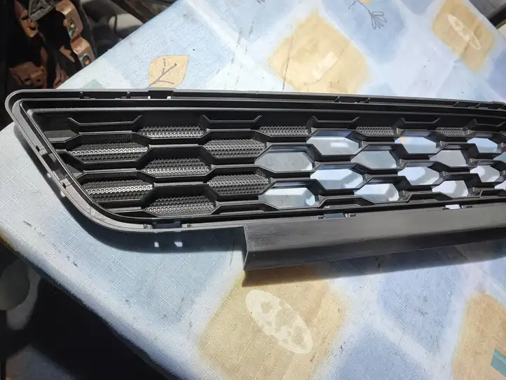 Ford Mustang VI (2015 - ) FR3B17K945ABW Молдинг переднего бампера — фото 6