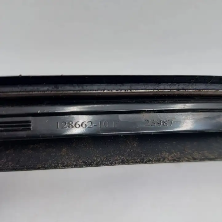 Mini One Cooper F56 F55 (2012 - 2022) 12866210 Облицовка заднего бокового стекла — фото 3