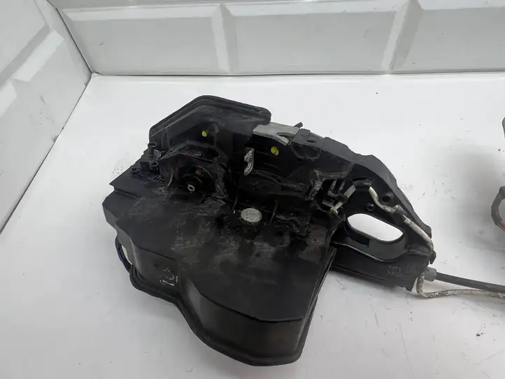 BMW 5 E60 E61 (2004 - 2010) 7202157 Замок задней двери — фото 3