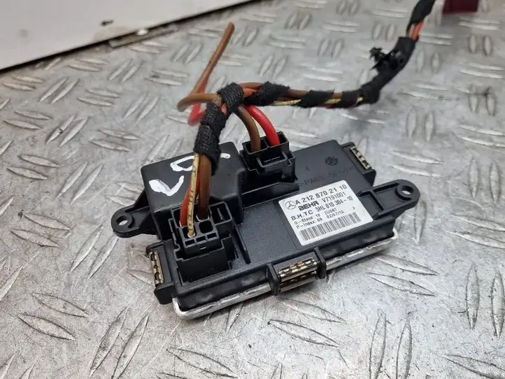 Mercedes-Benz C W204 (2007 - 2014)  A2128702110 Реостат вентилятора печки