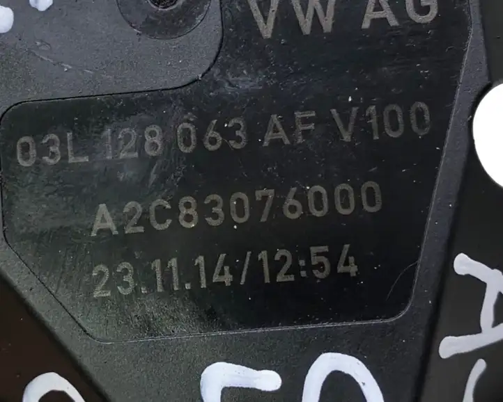 Audi A4 S4 B8 8K (2007 - 2011) 03L128063AF Дроссельная заслонка — фото 5