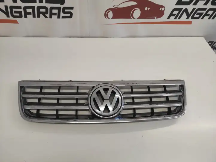 Volkswagen Touareg I (2002 - 2010) 7L6953185 Верхняя решетка радиатора — фото 1