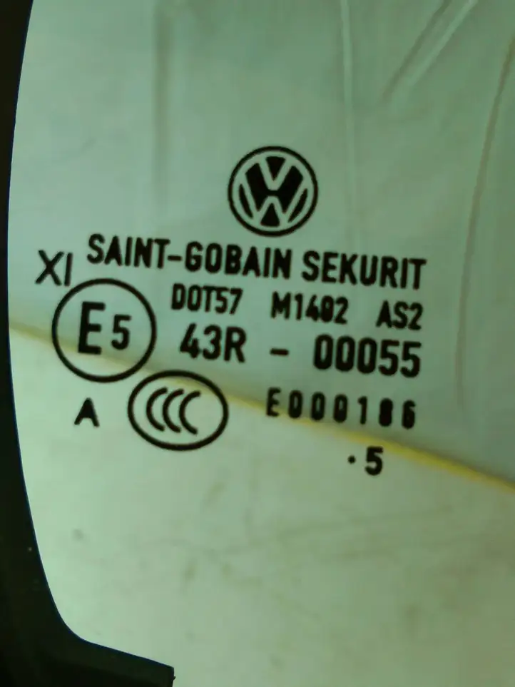 Volkswagen PASSAT B8 (2015 - ) 3G9845214F Форточка двери — фото 1