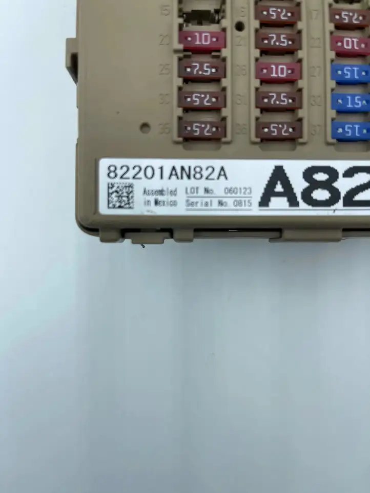Subaru Outback (BT) (2019 - ) 82201AN82A Блок предохранителей — фото 3