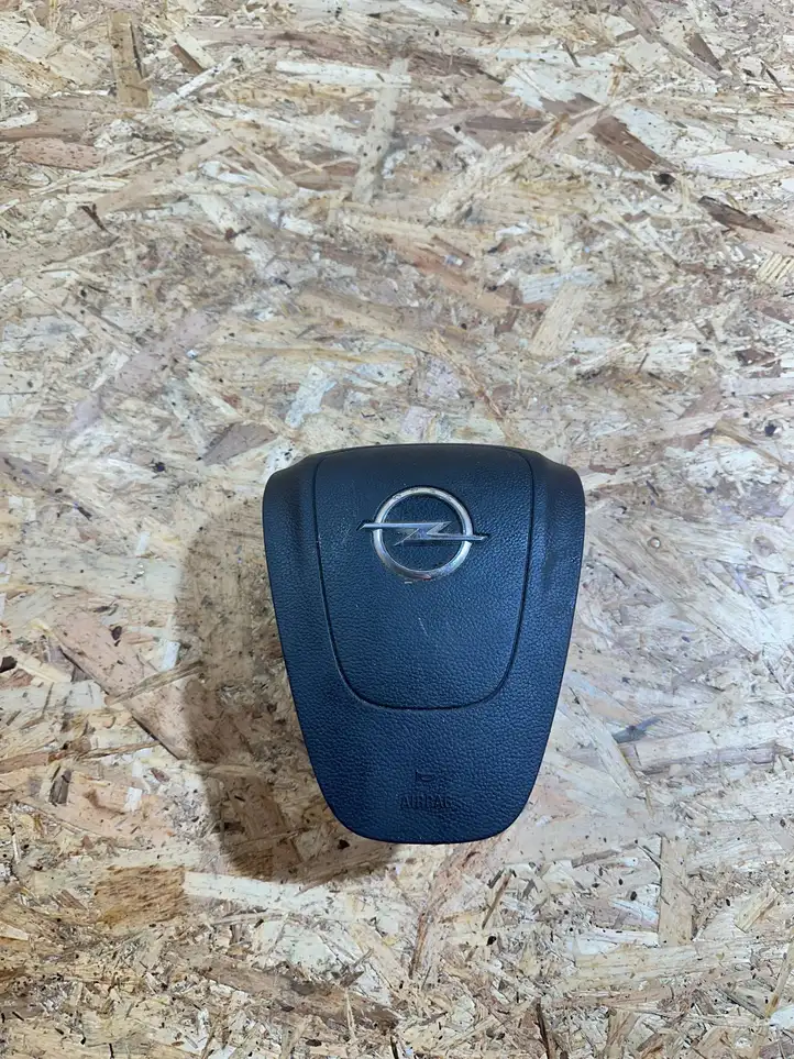 Opel Astra J (2009 - 2012) 13299780 Подушка безопасности руля — фото 1