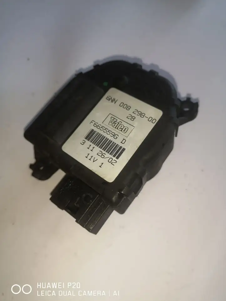 Renault Megane II (2002 - 2005) 6NN00829800 Двигатель задвижки потока воздуха — фото 3