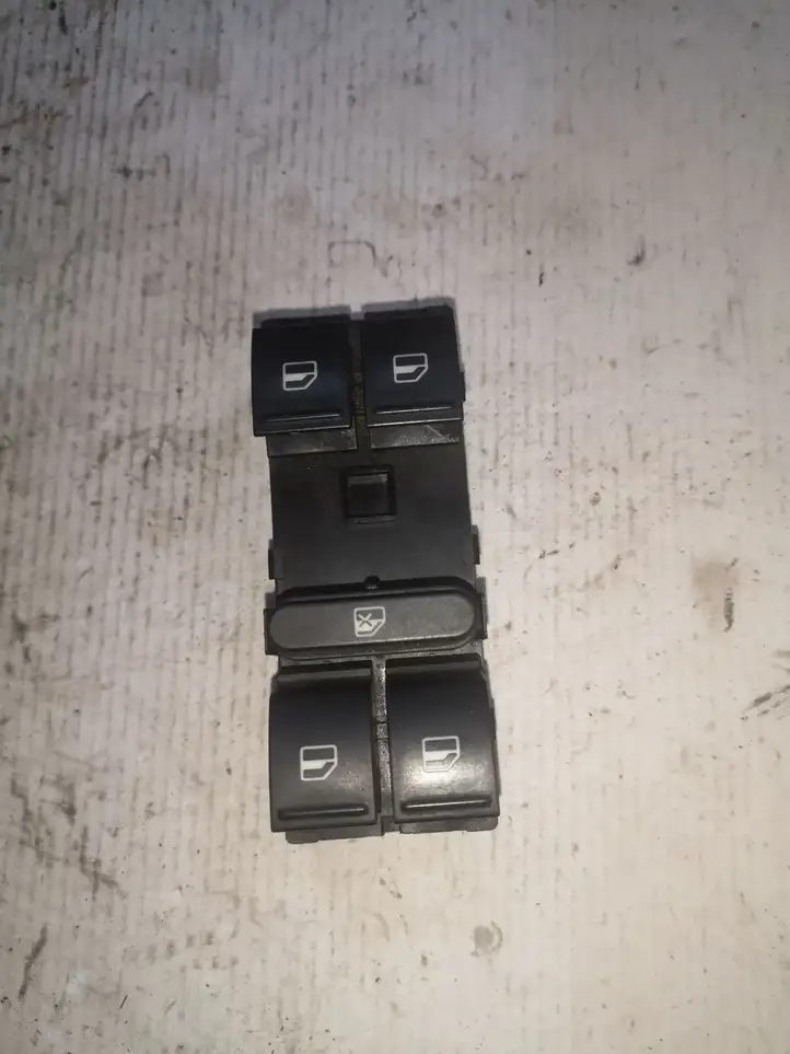 Volkswagen Golf Plus (2004 - 2008) 1K4959857B Кнопка стеклоподъемников — фото 4