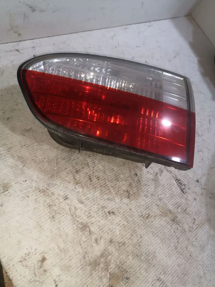 Hyundai H-1, Starex, Satellite (2007 - 2013) 924064A61 Задний фонарь в крышке багажника — фото 2