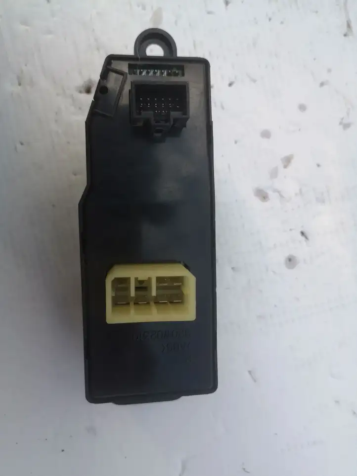 Hyundai H-1, Starex, Satellite (2007 - 2013) 620W02310 Блок кнопок стеклоподъемников — фото 2