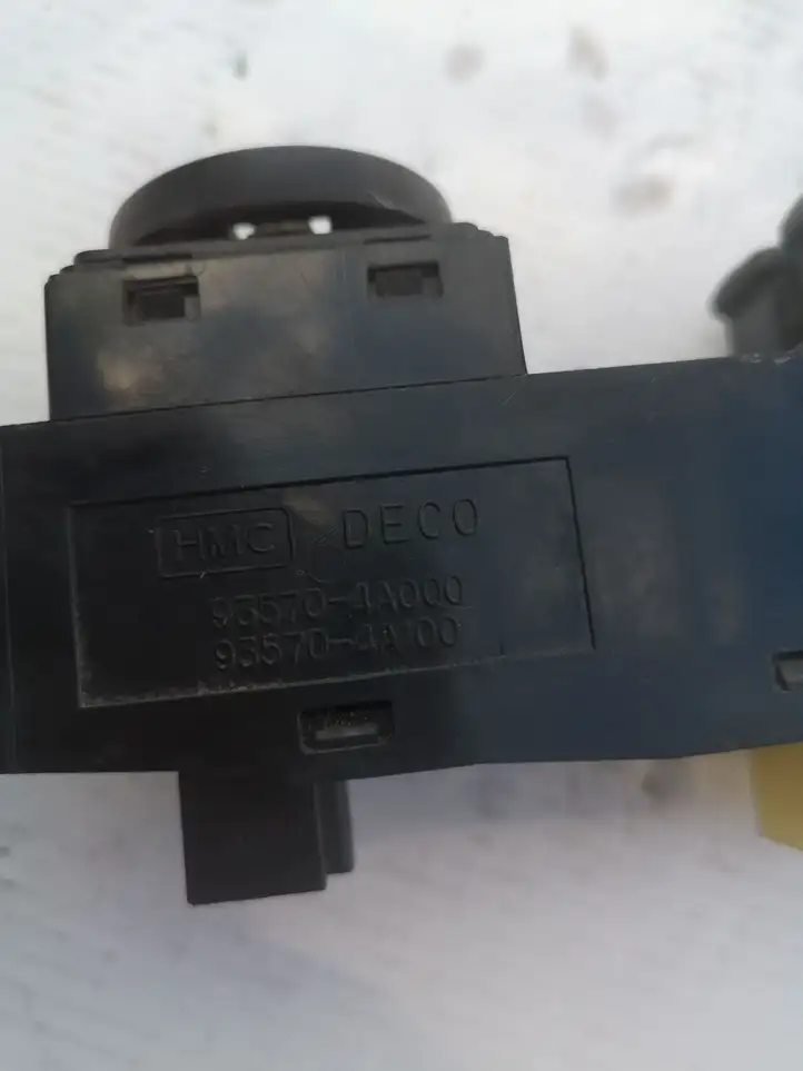 Hyundai H-1, Starex, Satellite (2007 - 2013) 620W02310 Блок кнопок стеклоподъемников — фото 4