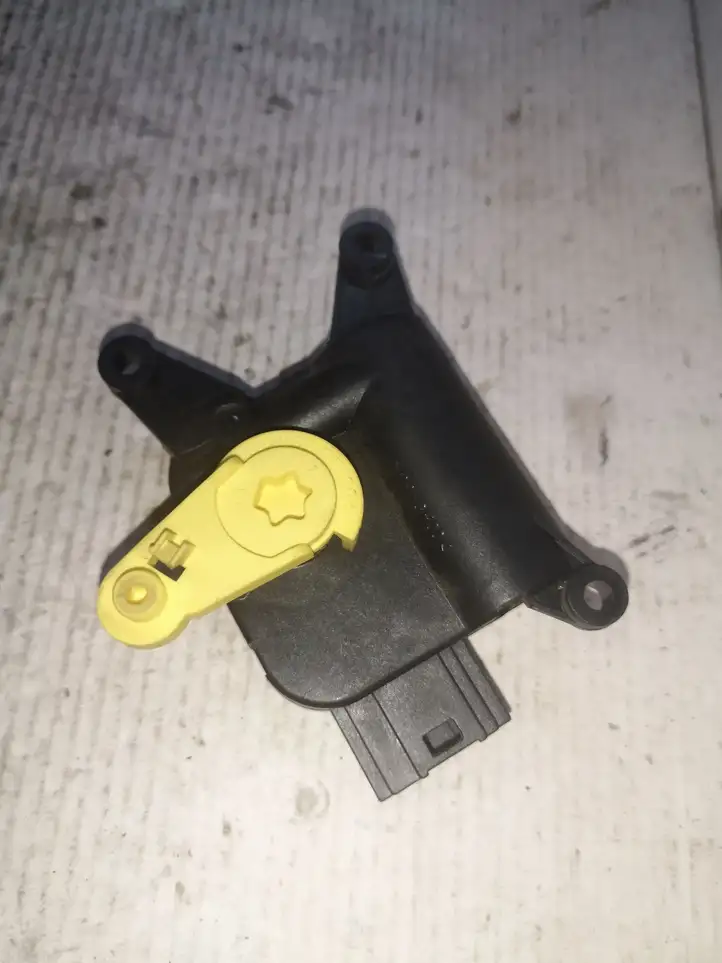 Volkswagen Tiguan (2007 - 2011) 0132801342 Двигатель задвижки потока воздуха — фото 2