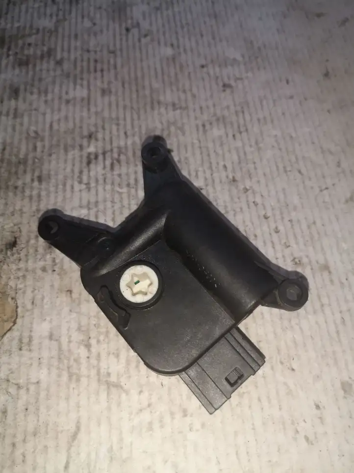 Volkswagen Tiguan (2007 - 2011) 0132801392 Двигатель задвижки потока воздуха — фото 3