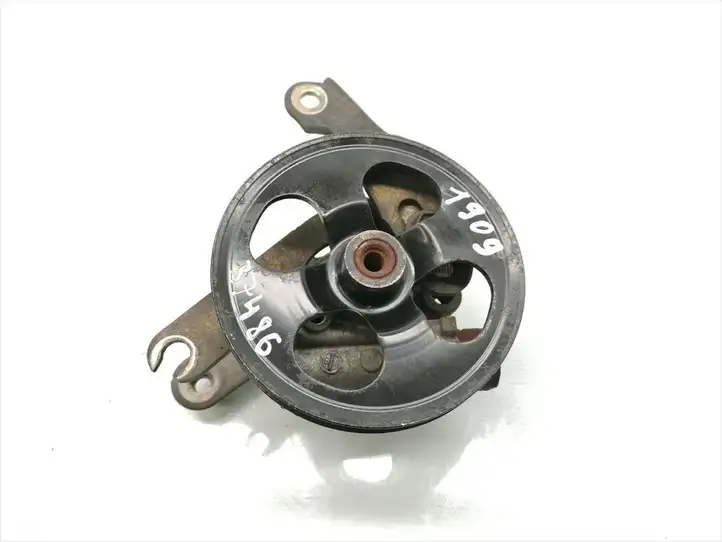 Toyota Yaris (1999 - 2003) Насос ГУР — фото 1