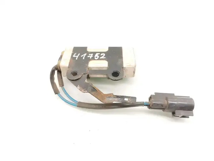 Toyota Corolla E120 E130 (2000 - 2004) 246810-3560 Реле вентилятора охлаждения — фото 1