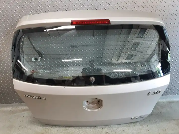 Hyundai i30 (2007 - 2012) Крышка багажника — фото 2