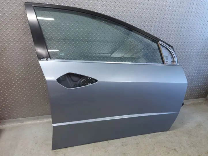 Honda Civic (2006 - 2011) Дверь — фото 1
