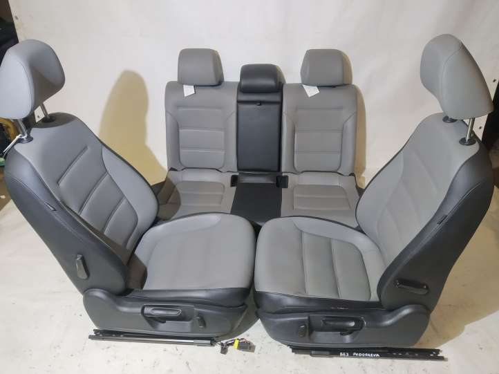 Volkswagen Jetta VI (2011 - 2018)   Комплект отделки дверей
