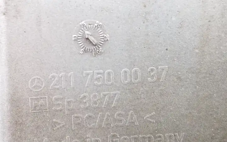 Mercedes-Benz E W211 (2002 - 2009) 2117500037 Подсветка номера — фото 4