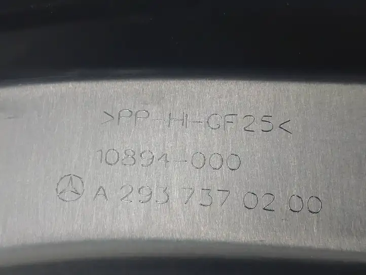 Mercedes-Benz EQC (2018 - ) A2937370200 Накладка стекла задней двери — фото 7