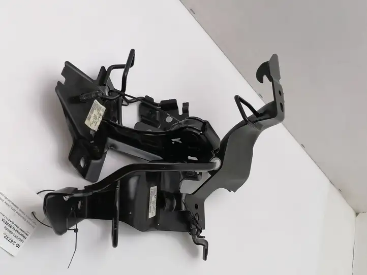 Mercedes-Benz CLA C117,X117,W117 (2013 - 2019) A1769200124 Кронштейн ISOFIX — фото 6
