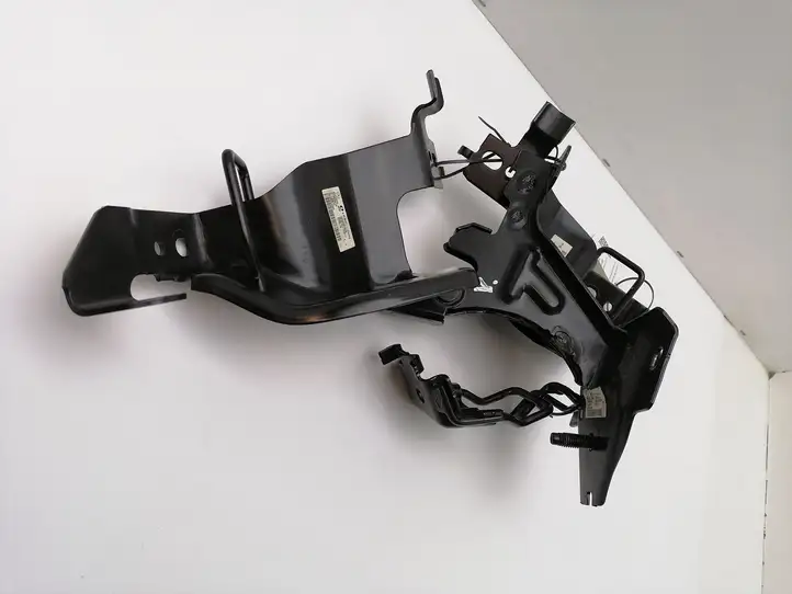 Mercedes-Benz CLA C117,X117,W117 (2013 - 2019) A1769200124 Кронштейн ISOFIX — фото 9