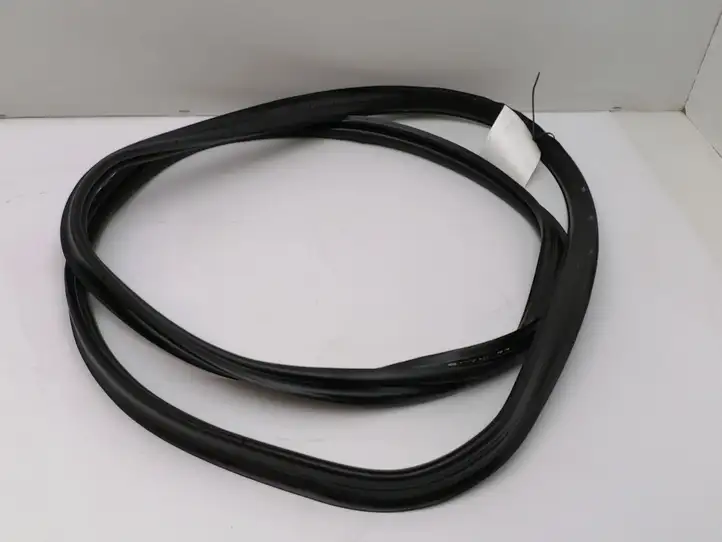 Mercedes-Benz CLA C117,X117,W117 (2013 - 2019) A1776930085 Уплотнитель багажной двери (кузов) — фото 9